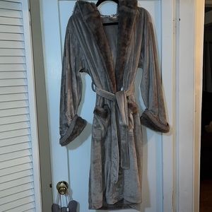 Pottery Barn Robe